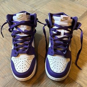 Nike high top sneakers size 7 in very good condition